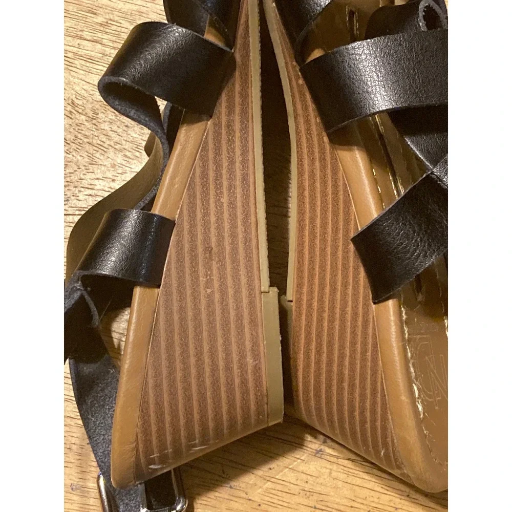 New Directions Womens Strappy Wedge Sandals Black Faux Leather‎ Size 9 Low Heel
